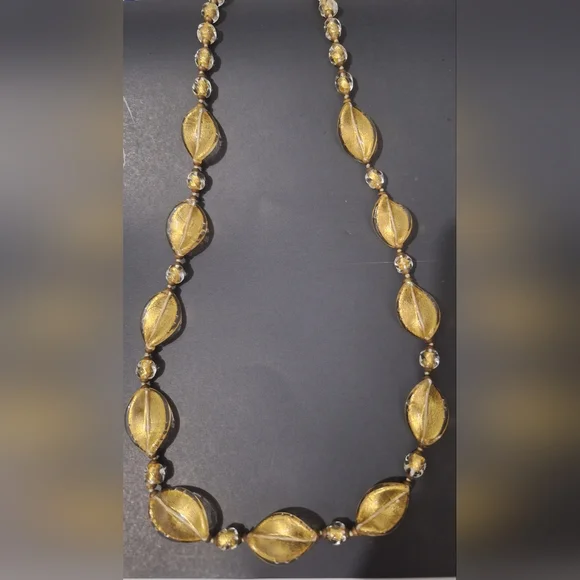 VINTAGE ITALY FOLIO- Clear glass leaf knotted bead necklace - Excellent - $90 - Picture 4 of 7